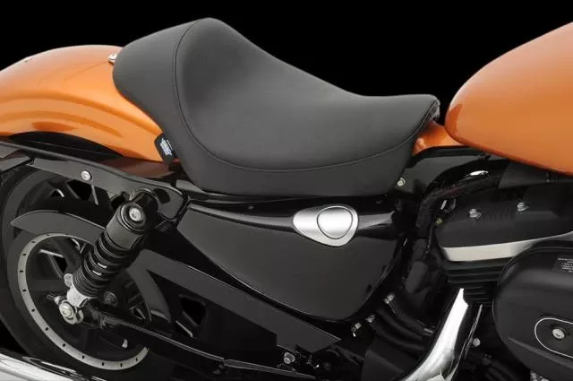 Drag Specialties Solo Seat for ’10-Up XL (ALL) -Smooth