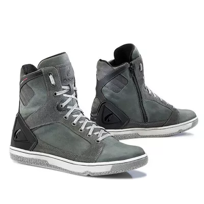 Forma Hyper Urban Ride Boots