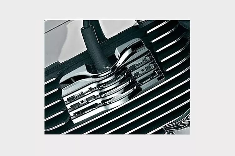 Kuryakyn Spark Plug Head Bolt Cover for '99-14FL Models and '09-14 H-D FL Trikes Chrome