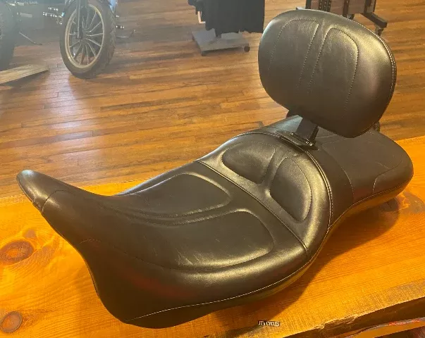 Le Pera Maverick Daddy Long Legs Seat & Backrest for 2008-2025 Harley Touring