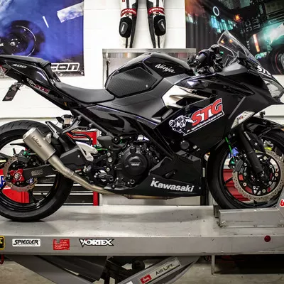 Leo Vince Kawasaki Ninja 400 18-23 LV-10 Slip-On Exhaust