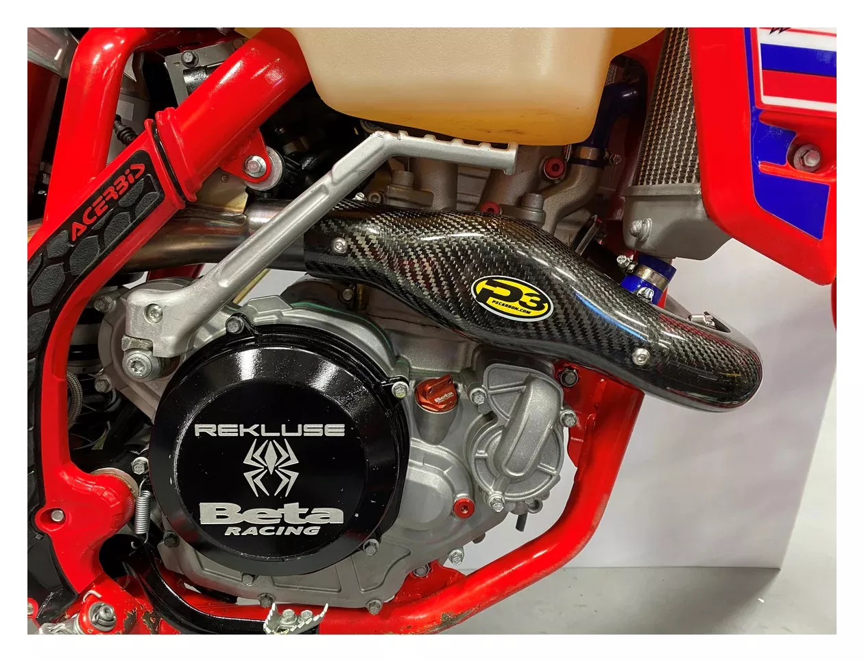 P3 Carbon Fiber MAXCoverage FMF MegaBomb Heat Shield Beta 350cc-500cc 2020-2026