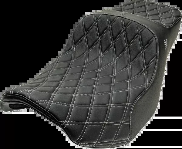 Slyfox Chariot Seat – Silver Double Diamond Stitch – Silver Logo – FLH/FLT ’09-‘23.5