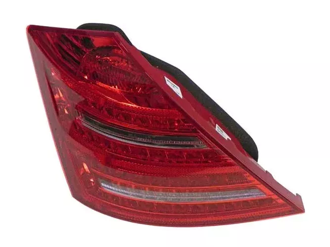 Ulo Taillight 105870210 fits 2008-2013 Mercedes-Benz S400 / 2008-2013 Mercedes-Benz S550 / 2008-2013 Mercedes-Benz S600 / 2008-2013 Mercedes-Benz S63 Amg / 2008-2013 Mercedes-Benz S65 Amg