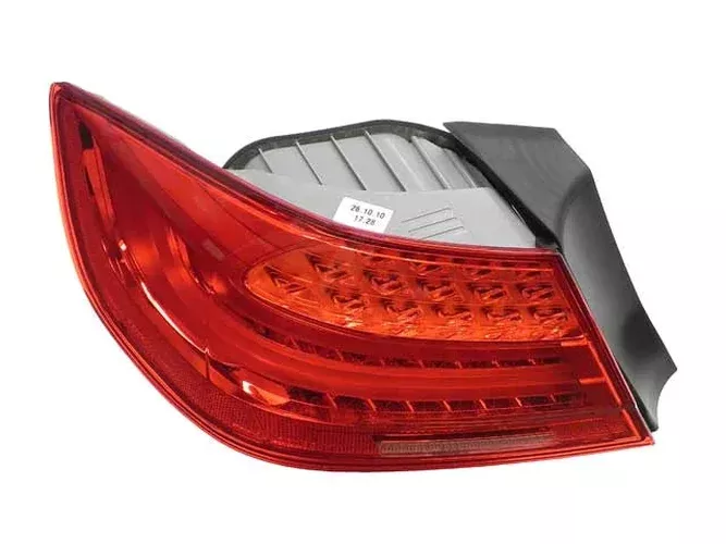 Ulo Taillight 106030230 fits 2011-2013 BMW 328i / 2011-2013 BMW 328i xDrive / 2011-2013 BMW 335i / 2011-2013 BMW 335i xDrive / 2011-2013 BMW 335is / 2011-2013 BMW M3