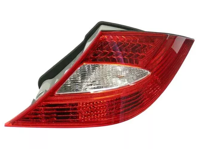 Ulo Taillight 141013002 fits 2006 Mercedes-Benz CLS500 / 2006-2008 Mercedes-Benz CLS55 Amg / 2007-2008 Mercedes-Benz CLS550 / 2007-2008 Mercedes-Benz CLS63 Amg