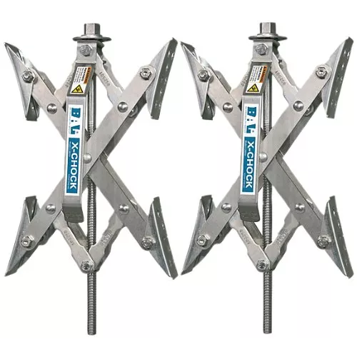X-CHOCK PAIR W/WRENCH